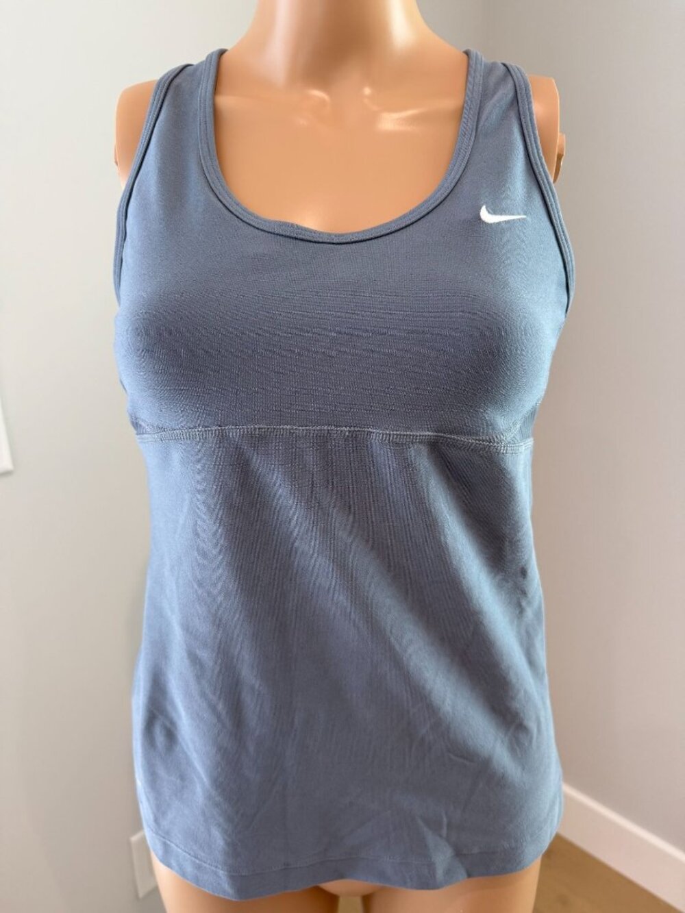 Nike Dri-Fit Women's Grey Racerback Athletic Tank Top Built-In Bra - Size Medium